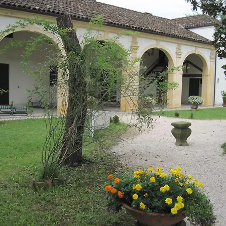 Apartment Pastori *